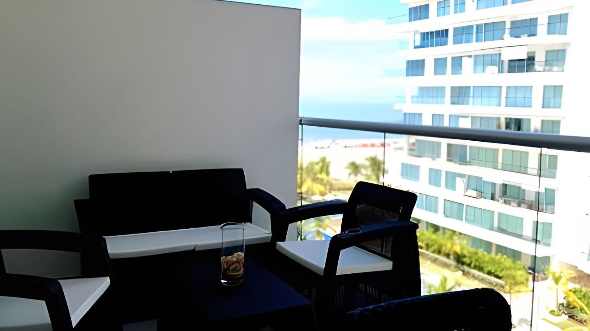 Precioso Apto Cama King Y Con Salida A Playa Cartagena